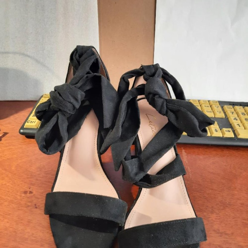Leticia Black Strappy Open Toe Lace Up Block Heel Suede Sandals Size 8 New